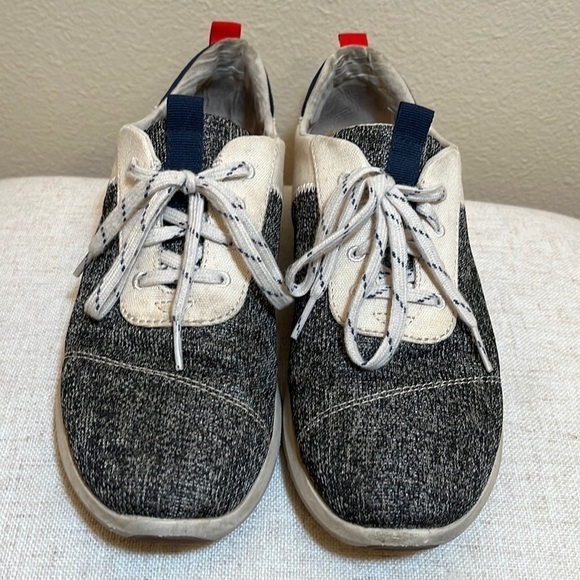 TOMS Casual Canvas Lace Up Sneakers Size 8 - Picture 1 of 10
